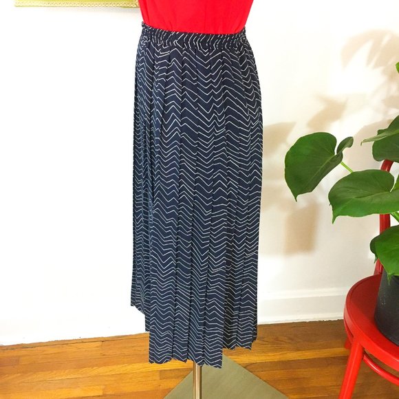 VTG 80's Navy Wave Skirt - Picture 7 of 11
